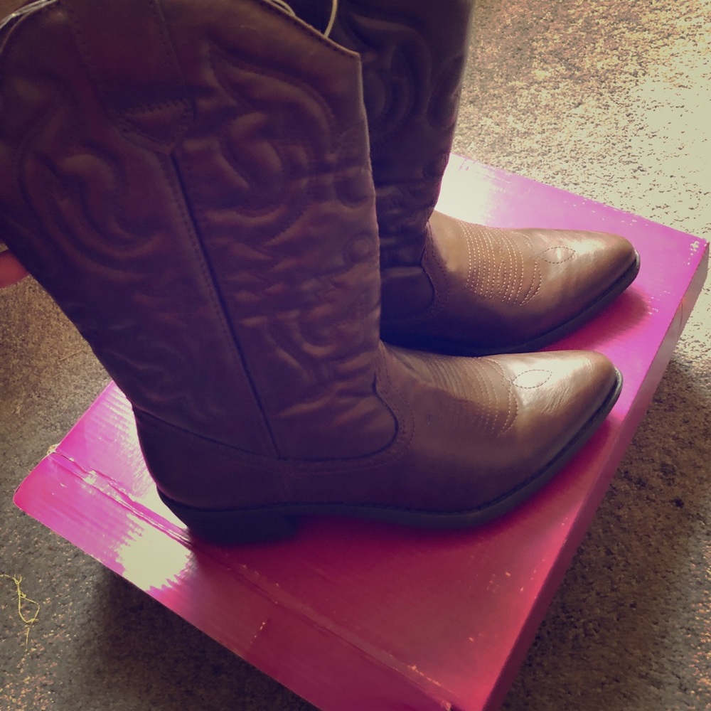 never worn cowboy boots